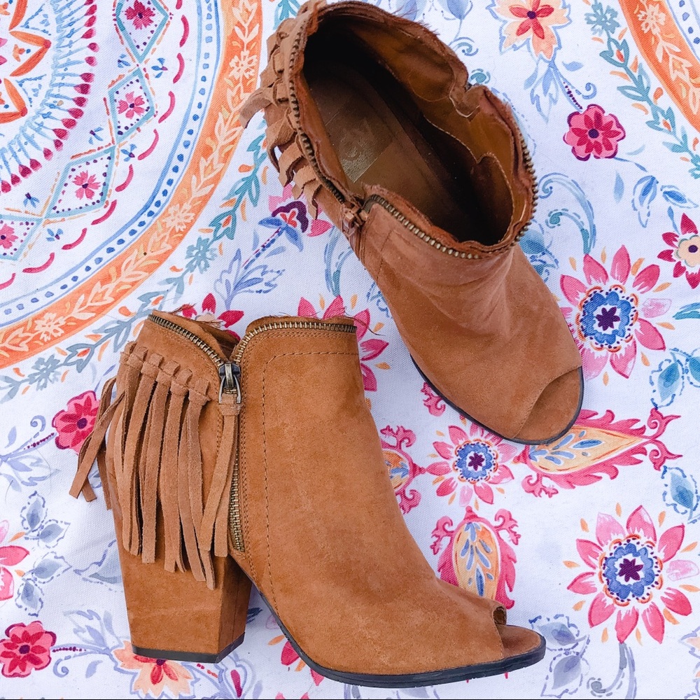 DV SUEDE TASSEL BOOTIES